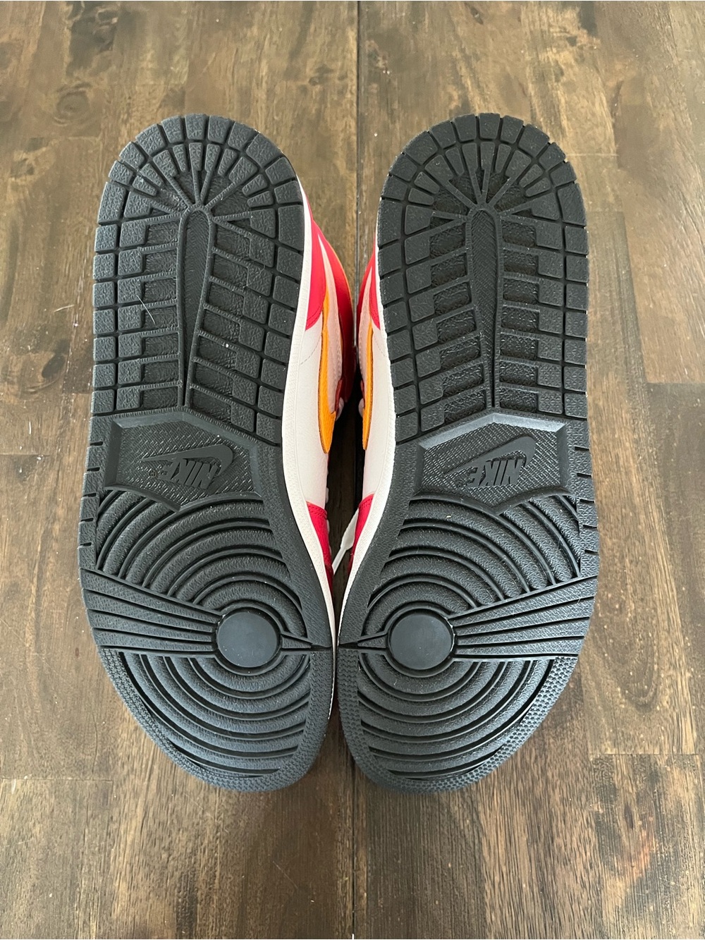 Jordan 1 High OG Fusion Red - Picture 6 of 7